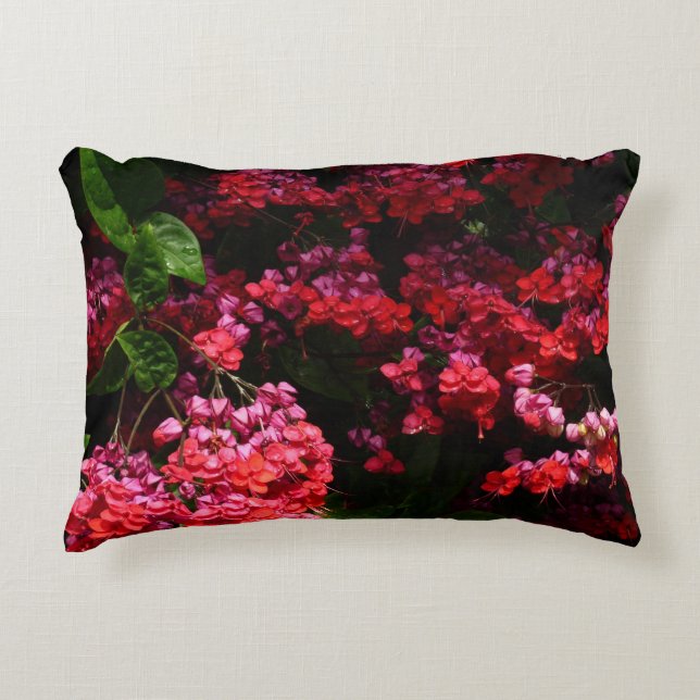 Pagode Blume farbenfroh rot und rosa Dekokissen (Vorderseite)