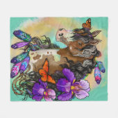 Paint Horse Mustang mit Iris und Schmetterlingen Fleecedecke (Vorderseite (Horizontal))