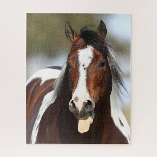 Paint Stallion mit Zungenausschnitt Puzzle (Vertikal)