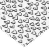 Paint Stroke Herzmuster Tischdecke (Schrägansicht)