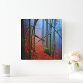 Painted Forest Autumn Blue Fog Quadratische Wanduhr (Zuhause)