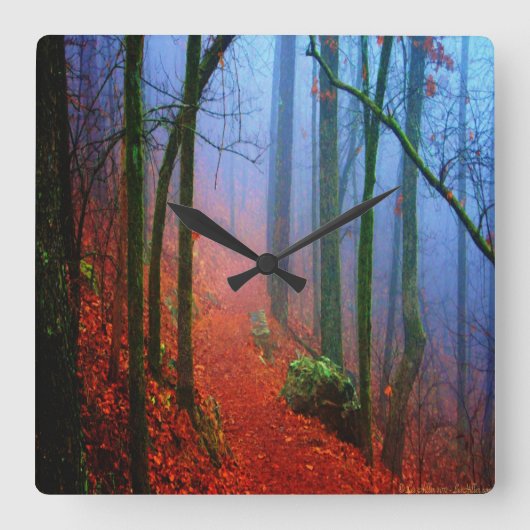 Painted Forest Autumn Blue Fog Quadratische Wanduhr (Vorderseite)