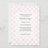 Painted Pink Checkerboard Pattern Wedding Einladung (Vorderseite)