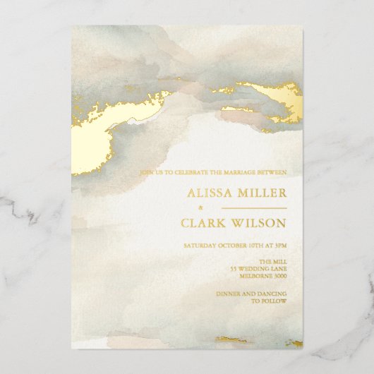 Painterly Watercolor Moody Wedding Gold Folieneinladung (Vorderseite)