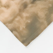 Paintery sky. Beautiful dramatic sky with clouds a Fleecedecke (Ecke)
