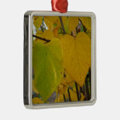 Pair of Fall Redbud Blätter Herbstfotografie Ornament Aus Metall (Rechts)