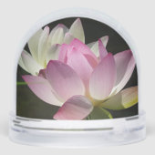 Pair of Lotus Flowers II Schneekugeln (Rückseite)
