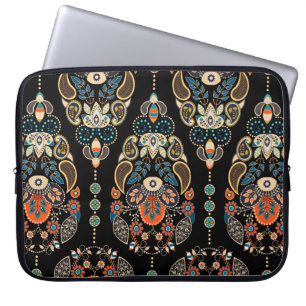 Paisley Blumen nahtlos Muster. Dunkle Kulisse mit Laptopschutzhülle