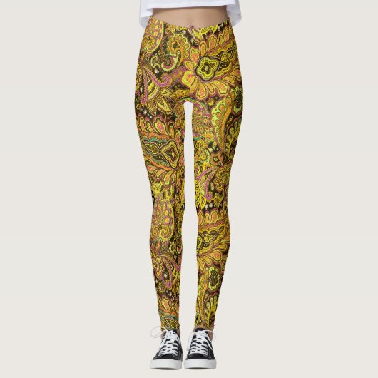 Paisley Motif in Yellow, Brown on Black Background Leggings (Vorderseite)