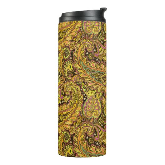 Paisley Motif in Yellow, Brown on Black Background Thermosbecher (Nach links gedreht)