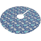 Paisley Muster, Silver Gray / Grau auf Cobalt Blue Polyester Weihnachtsbaumdecke (Schrägansicht)