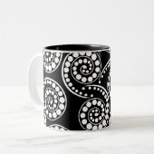 Paisley-Strudelmuster modern Zweifarbige Tasse (Vorderseite Links)