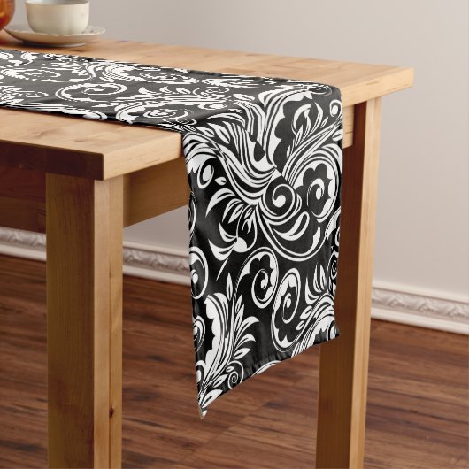 Paisleyblumenmusterstrudel Schwarz-weiß Großer Tischläufer (Beispiel)