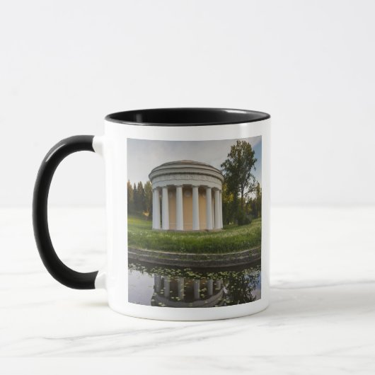 Palast von Czar Paul I., Friedhof Tasse (Links)