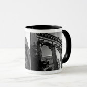 PALAST VON SCHÖNEN KÜNSTEN TASSE (VorderseiteRechts)