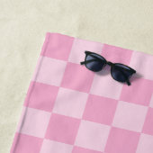 Pale and Light Pink Montone Checkered Strandtuch (Beispiel)