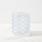 Pale blue and white diamond pattern mattglastasse (Mittel)