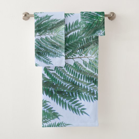 Pale Green Jacaranda Tree Blätter Muster Badhandtuch Set (Insitu)