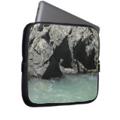 Pale Green River Granite Cliffs Laptop Case (Vorne Rechts)