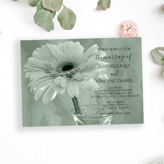 Pale Green Tinted Daisy Wedding Einladung