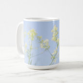 Pale Pastel Blue Sky Wilde Blume Meadow Kaffeetasse (Vorderseite Links)