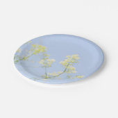 Pale Pastel Blue Sky Wilde Blume Meadow Pappteller (Schrägansicht)