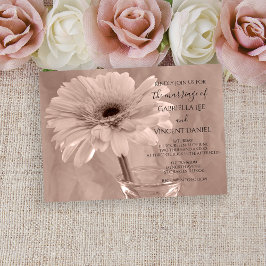 Pale Pink Tinted Daisy Wedding Einladung