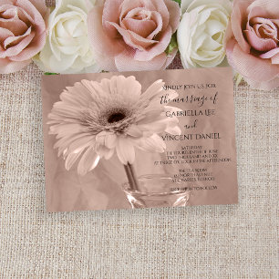 Pale Pink Tinted Daisy Wedding Einladung