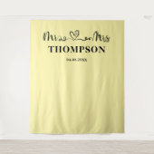 Pale Yellow | Mr and Mrs Elegant Simple Backdrop Wandteppich (Vorderseite)