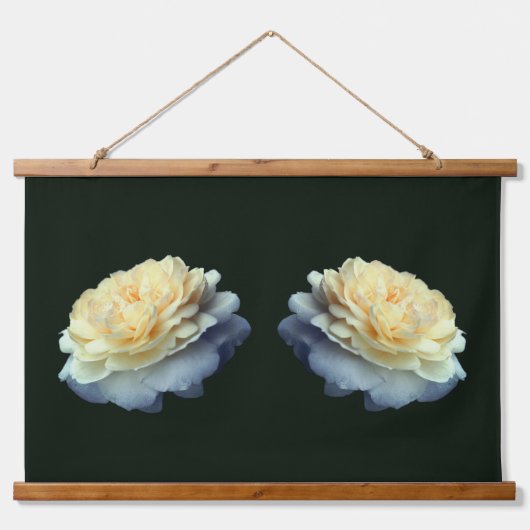 Pale Yellow Rose In Bloom Twins Wandteppich Mit Holzrahmen (Vorne)