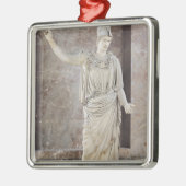 Pallas de Velletri, Statue von behelmter Athene Silbernes Ornament (Links)