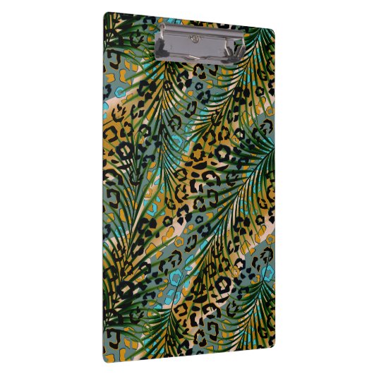 Palm Blätter auf einem leoparden Hintergrund. Serv Klemmbrett (Rechts)