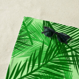 Palm Leaf Print, Emerald und Light Lime Green Strandtuch