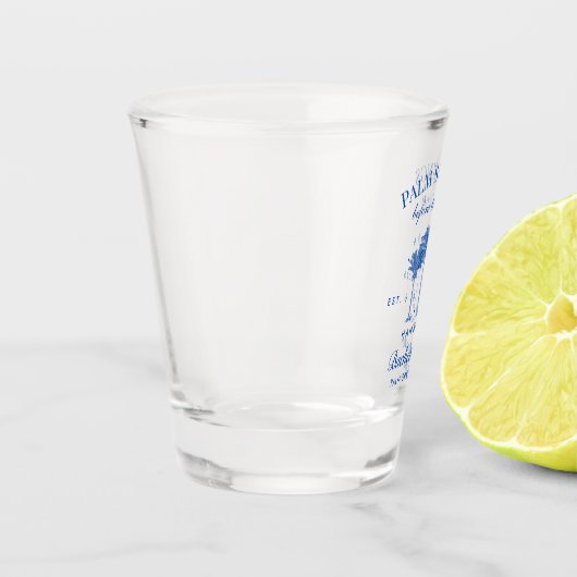 Palm Springs vor dem Rings Blue Bachelorette Schnapsglas (Links)