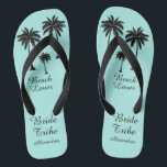 Palm Tree Bride Tribe Badesandalen<br><div class="desc">Mit diesen phantastischen Beach Lover Bride Tribe Flip Flops mit hübschen Palmen erstrahlt der Strand stilvoll! Raum zum Anpassen mit Ihren Bridsmaid-Namen! Mischen Sie Ihre Lieblings-Strandprodukte von Up On the Mountain!</div>