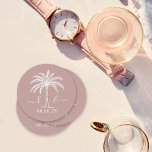 Palm Tree für kundenspezifische Monogramm-Hochzeit Runder Pappuntersetzer<br><div class="desc">Schöne und elegante Hochzeitseinladung feiern Liebe in ihrer reinsten Form mit Einladungen, die die Eleganz Ihrer Gewerkschaft widerspiegeln. Bestellen Sie noch heute Ihre eleganten Einladungen für Hochzeiten und Set Sie die Bühne für eine Feier, die so zeitlos ist wie Ihre Liebe. Egal ob Sie den Knoten in Ihrer Heimatstadt oder...</div>