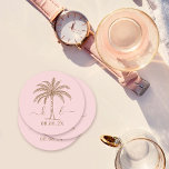 Palm Tree für kundenspezifische Monogramm-Hochzeit Runder Pappuntersetzer<br><div class="desc">Schöne und elegante Hochzeitseinladung feiern Liebe in ihrer reinsten Form mit Einladungen, die die Eleganz Ihrer Gewerkschaft widerspiegeln. Bestellen Sie noch heute Ihre eleganten Einladungen für Hochzeiten und Set Sie die Bühne für eine Feier, die so zeitlos ist wie Ihre Liebe. Egal ob Sie den Knoten in Ihrer Heimatstadt oder...</div>