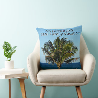 Palm Tree & Ocean Photo | Custom Family Name/Year Kissen