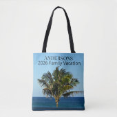 Palm Tree & Ocean Photo | Family Name + Year Tasche (Vorderseite)
