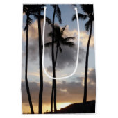 Palm Tree Silhouetten in Hawaii Mittlere Geschenktüte (Rückseite)