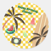 Palm Tree Surfboard Checkered Summer Party Runder Aufkleber (Vorderseite)