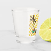 Palm Tree Surfboard Checkered Summer Schnapsglas (Links)