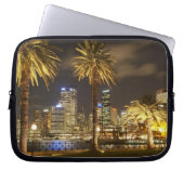Palm Trees and CBD at Night, Sydney, New South Laptopschutzhülle (Vorderseite)