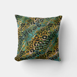 Palm verlasse auf einem Leopardenhintergrund. Kissen