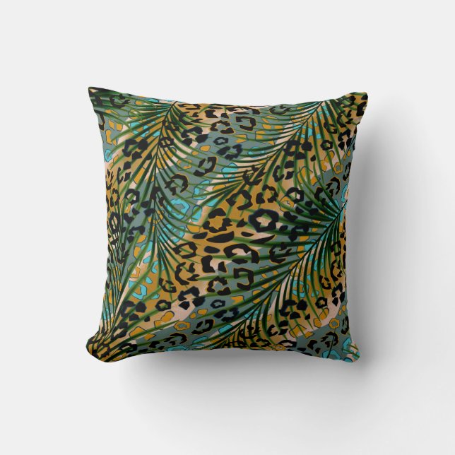 Palm verlasse auf einem Leopardenhintergrund. Kissen (Vorderseite)