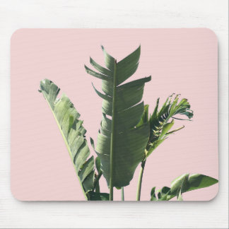 Palmblätter auf Rosa Mousepad
