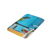 Palme am Vorgarten eines Hauses durch das Meer Badematte (Schrägansicht)