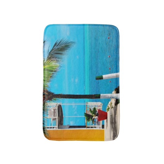 Palme am Vorgarten eines Hauses durch das Meer Badematte (Vorderseite Vertikal)