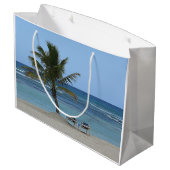 Palme auf dem Strand Große Geschenktüte (Rückseite Schrägansicht)