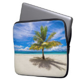 Palme auf weißem Sand-Strand Laptopschutzhülle (Vorderseite Links)